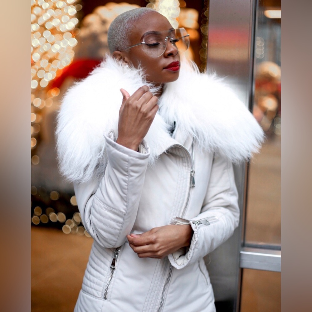 Moncler Down Puffer Jacket w/ Genuine Fur Collar – Women's Size 3 (Medium) - Picture 10 of 10